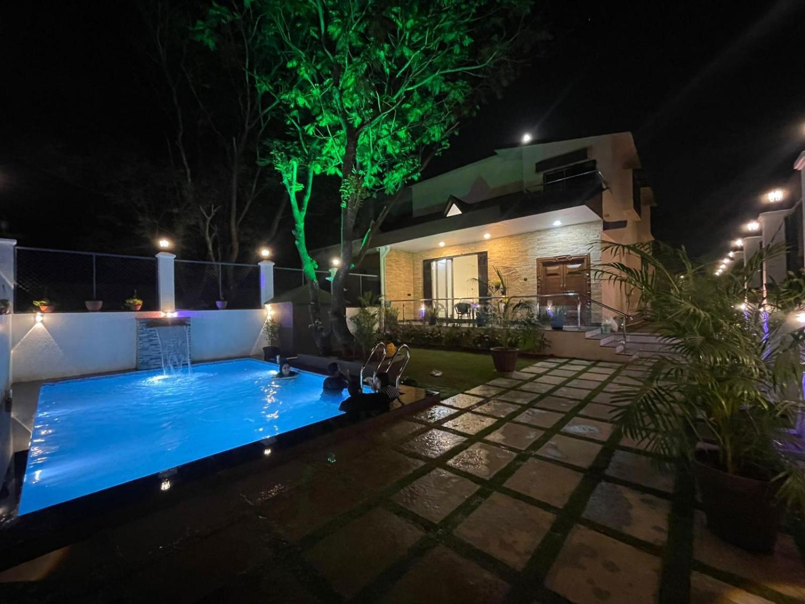 Lavish Villa - 3 Bhk Pool With Lawn Lonavala Esterno foto