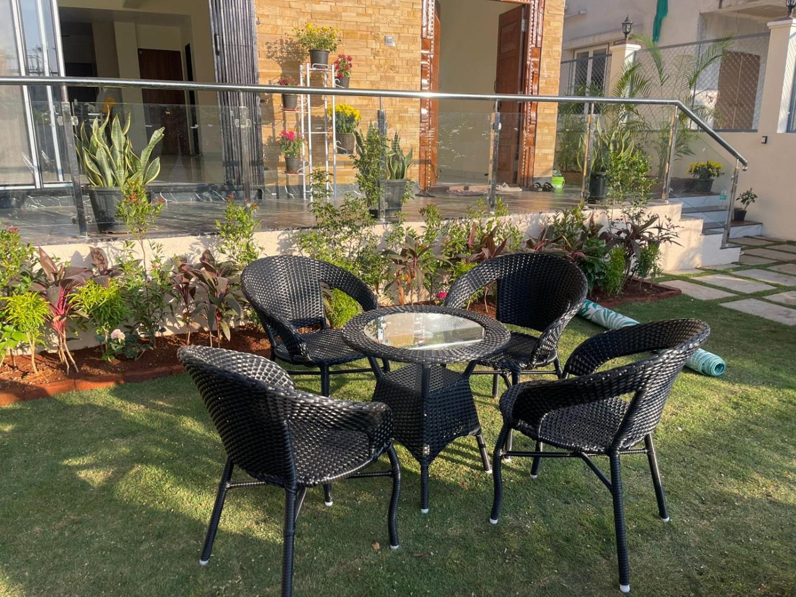 Lavish Villa - 3 Bhk Pool With Lawn Lonavala Esterno foto