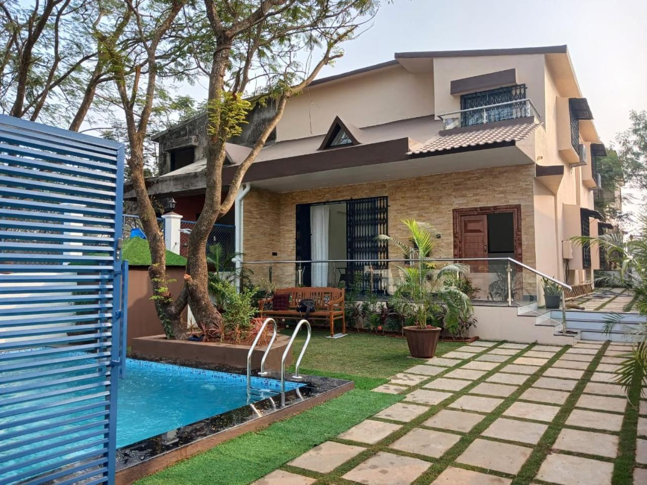 Lavish Villa - 3 Bhk Pool With Lawn Lonavala Esterno foto