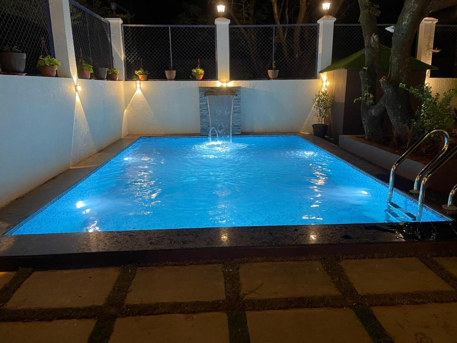 Lavish Villa - 3 Bhk Pool With Lawn Lonavala Esterno foto